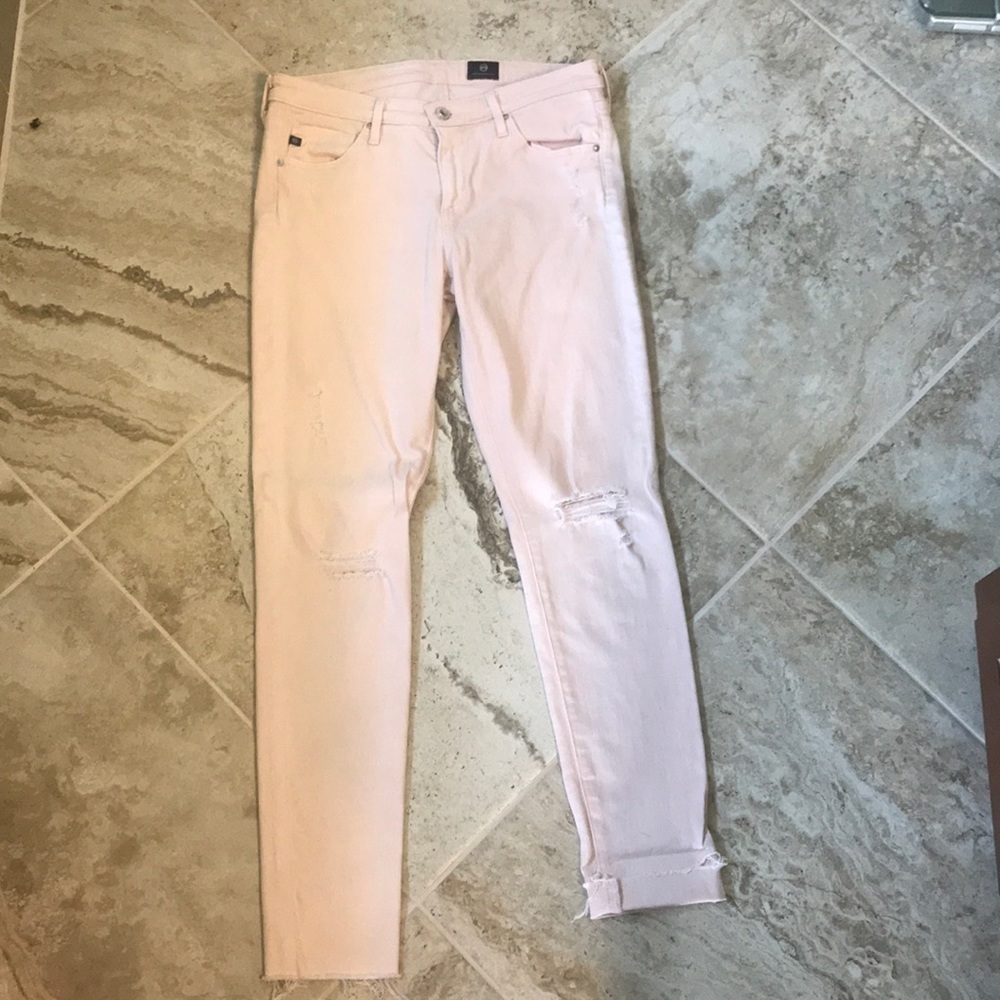 Distressed skinny jean